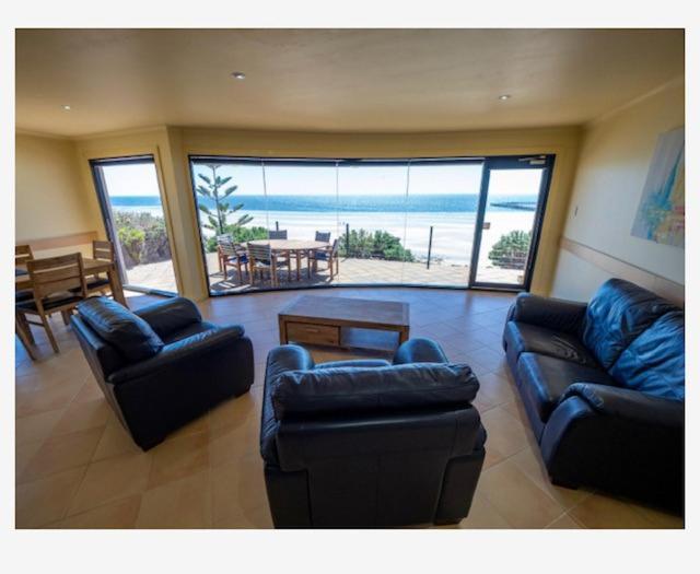 Cliff House Beachfront Villas مونتا المظهر الخارجي الصورة