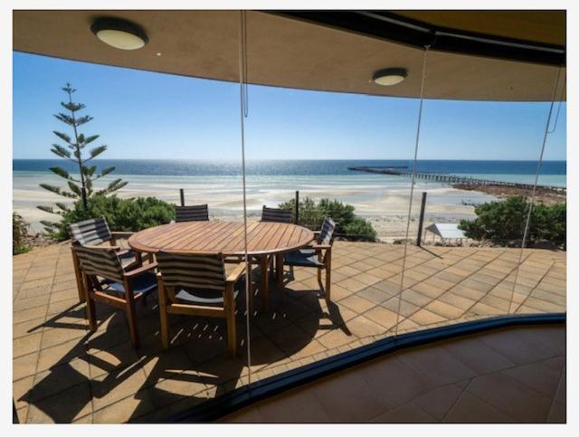 Cliff House Beachfront Villas مونتا المظهر الخارجي الصورة