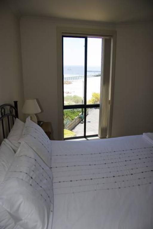 Cliff House Beachfront Villas مونتا المظهر الخارجي الصورة